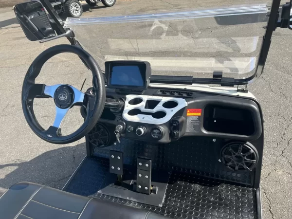 2023 Evolution Carrier 210AH Lithium Ion 8 Seater Electric Golf Cart for Sale