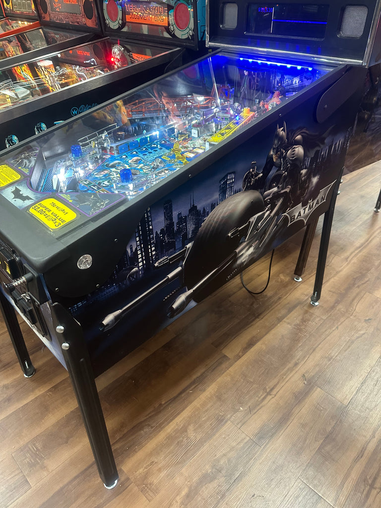 Stern Pinball Batman The Dark Knight Pinball Machine for sale ()