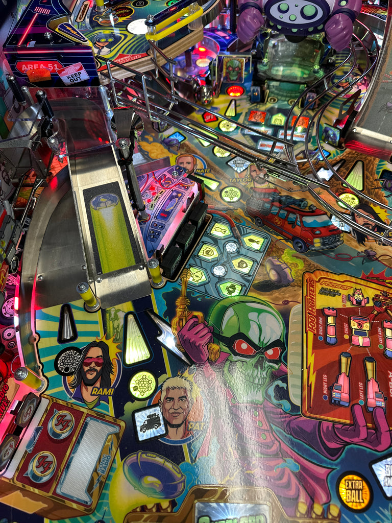 Stern Pinball Foo Fighters Premium Pinball Machine for sale ()