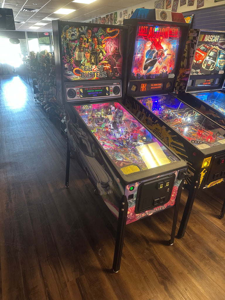 Stern Pinball LOADED Ghostbusters Pro Pinball Machine for sale ()