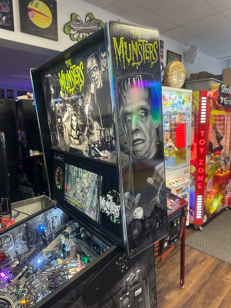 Stern Pinball LOADED The Munsters Premium Black & White Pinball Machine for sale ()