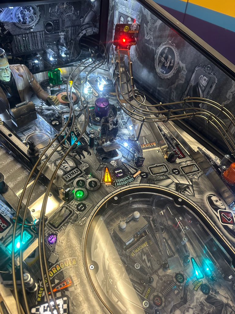 Stern Pinball LOADED The Munsters Premium Black & White Pinball Machine for sale ()