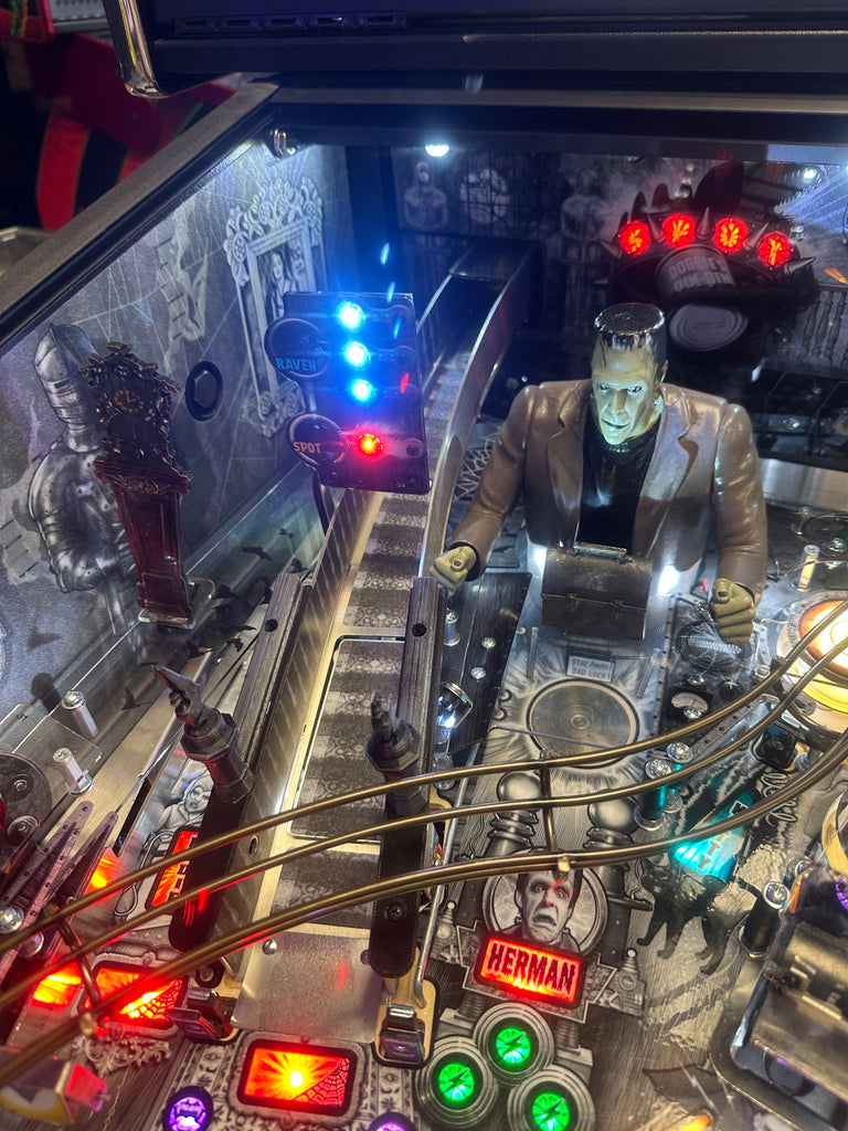 Stern Pinball LOADED The Munsters Premium Black & White Pinball Machine for sale ()