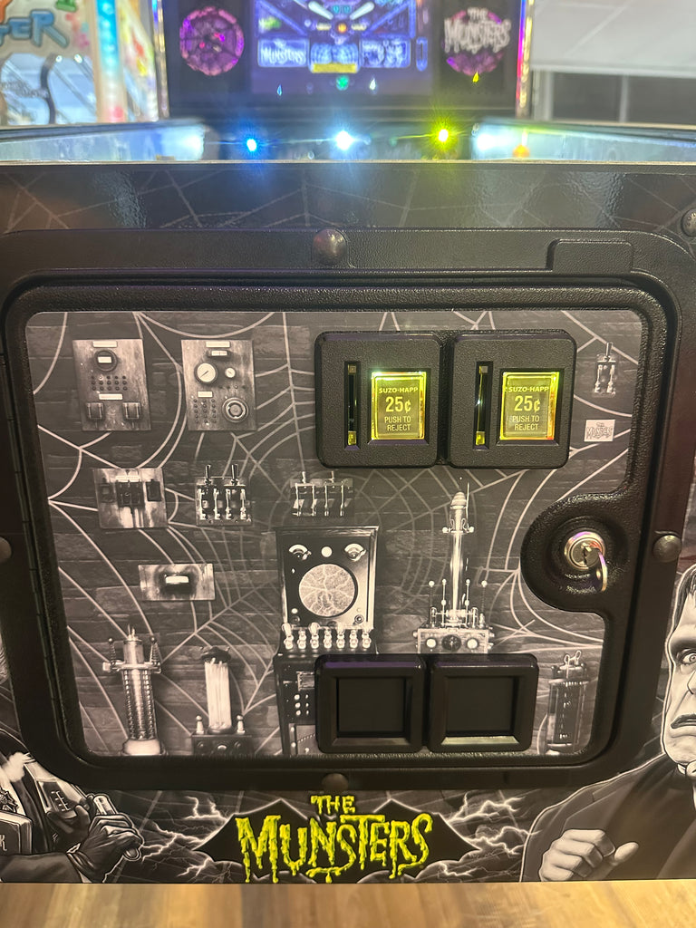 Stern Pinball LOADED The Munsters Premium Black & White Pinball Machine for sale ()