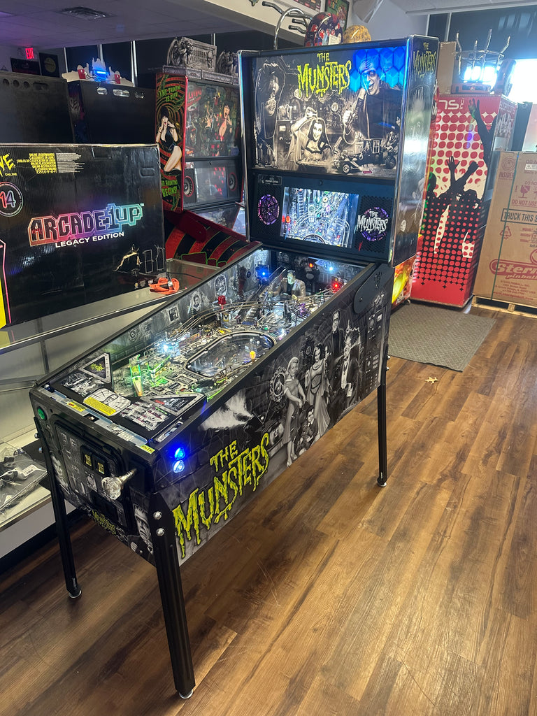Stern Pinball LOADED The Munsters Premium Black & White Pinball Machine for sale ()