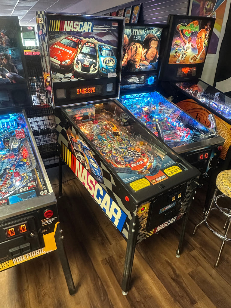 Stern Pinball NASCAR Pinball Machine for sale ()