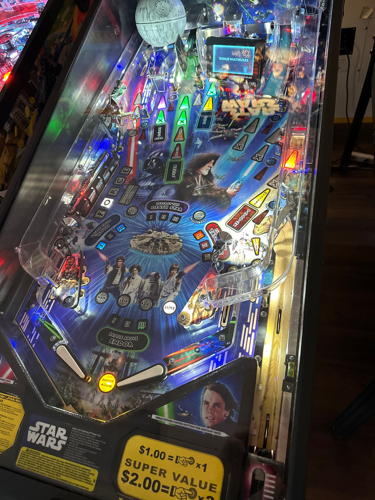 Stern Pinball Star Wars Pro Pinball Machine for sale ()