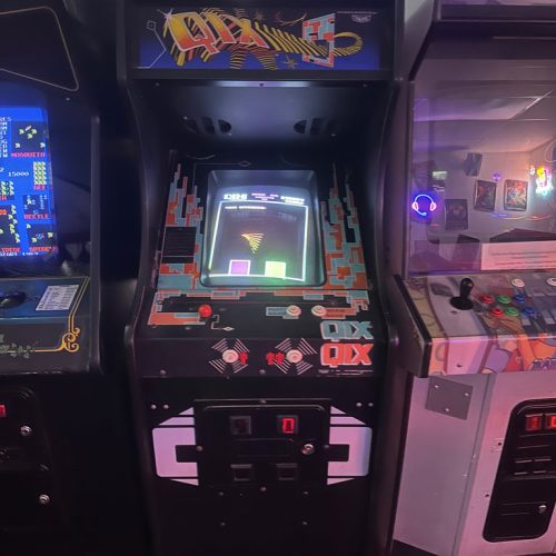 Taito QIX Classic Upright Arcade Game for sale