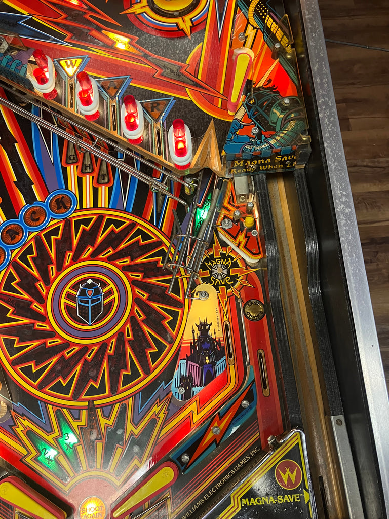 Williams Black Knight Pinball Machine for sale ()