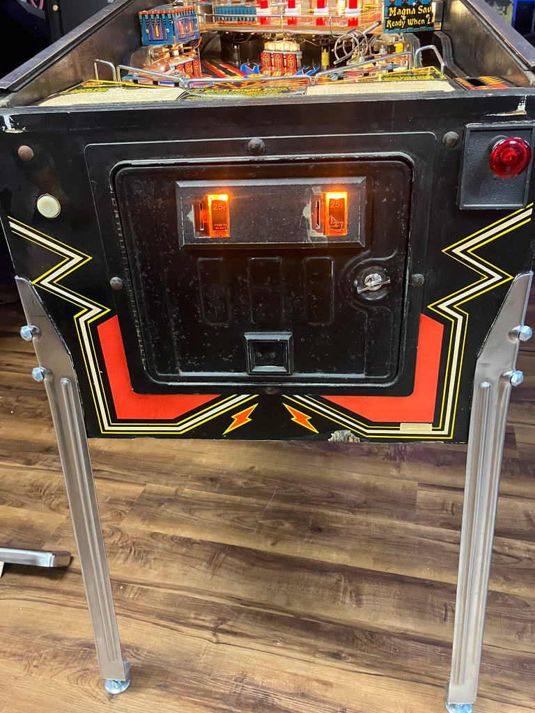 Williams Black Knight Pinball Machine for sale ()