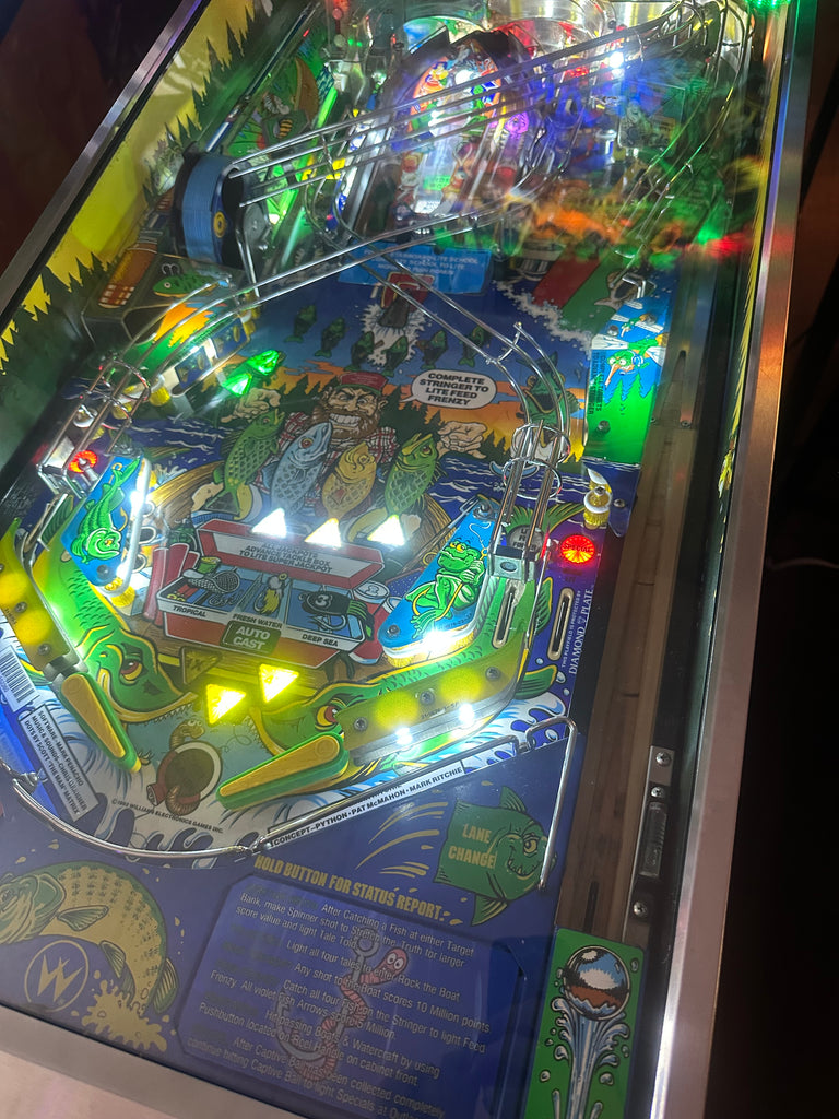 Williams LOADED Fish Tales Pinball Machine for sale ()
