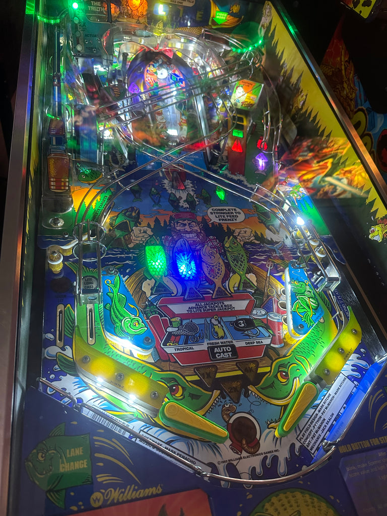 Williams LOADED Fish Tales Pinball Machine for sale ()