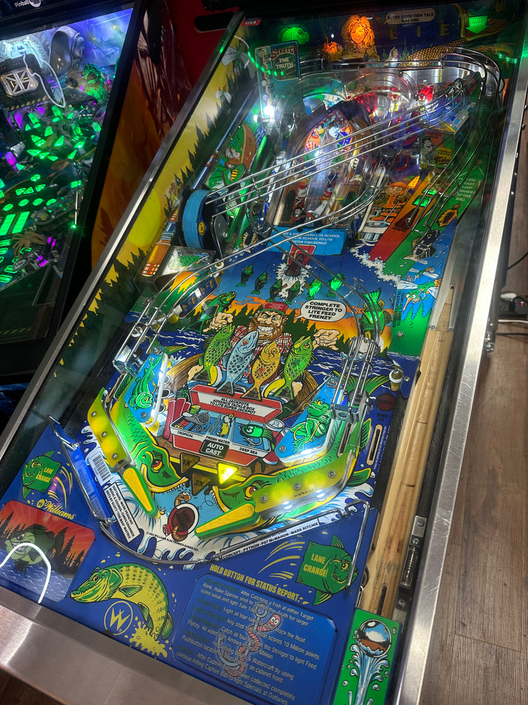 Williams LOADED Fish Tales Pinball Machine for sale ()