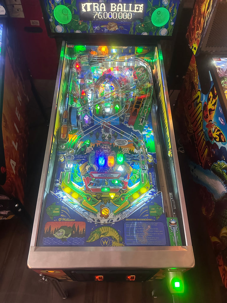 Williams LOADED Fish Tales Pinball Machine for sale ()