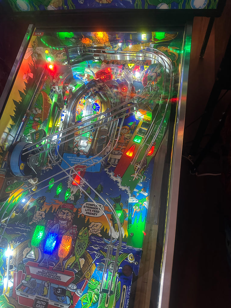 Williams LOADED Fish Tales Pinball Machine for sale ()